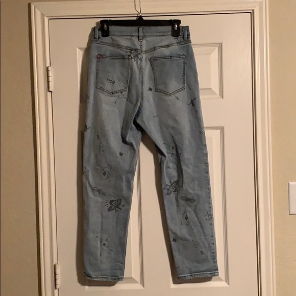 Girlfriend High Rise Jeans - Picture 2 of 6